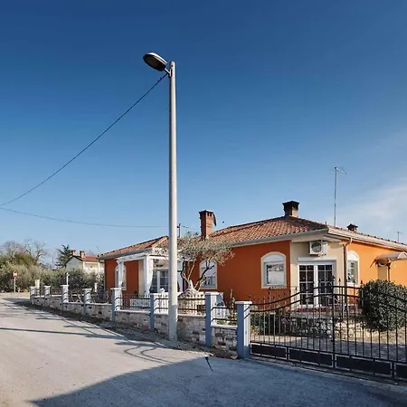 In Umag/istrien 37008 Apartment *